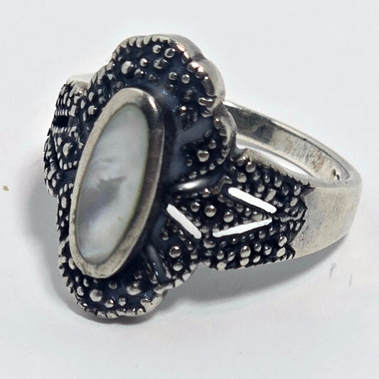 Vintage Sterling Silver Mother of Pearl Ring